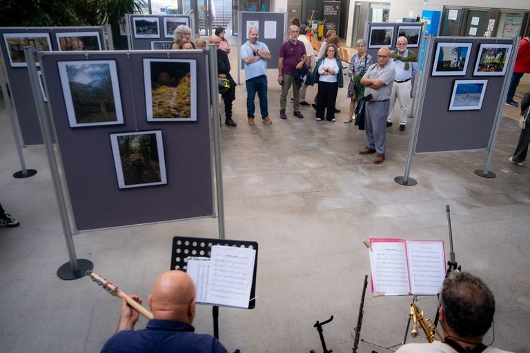Inaugurada a exposición “camiños”
